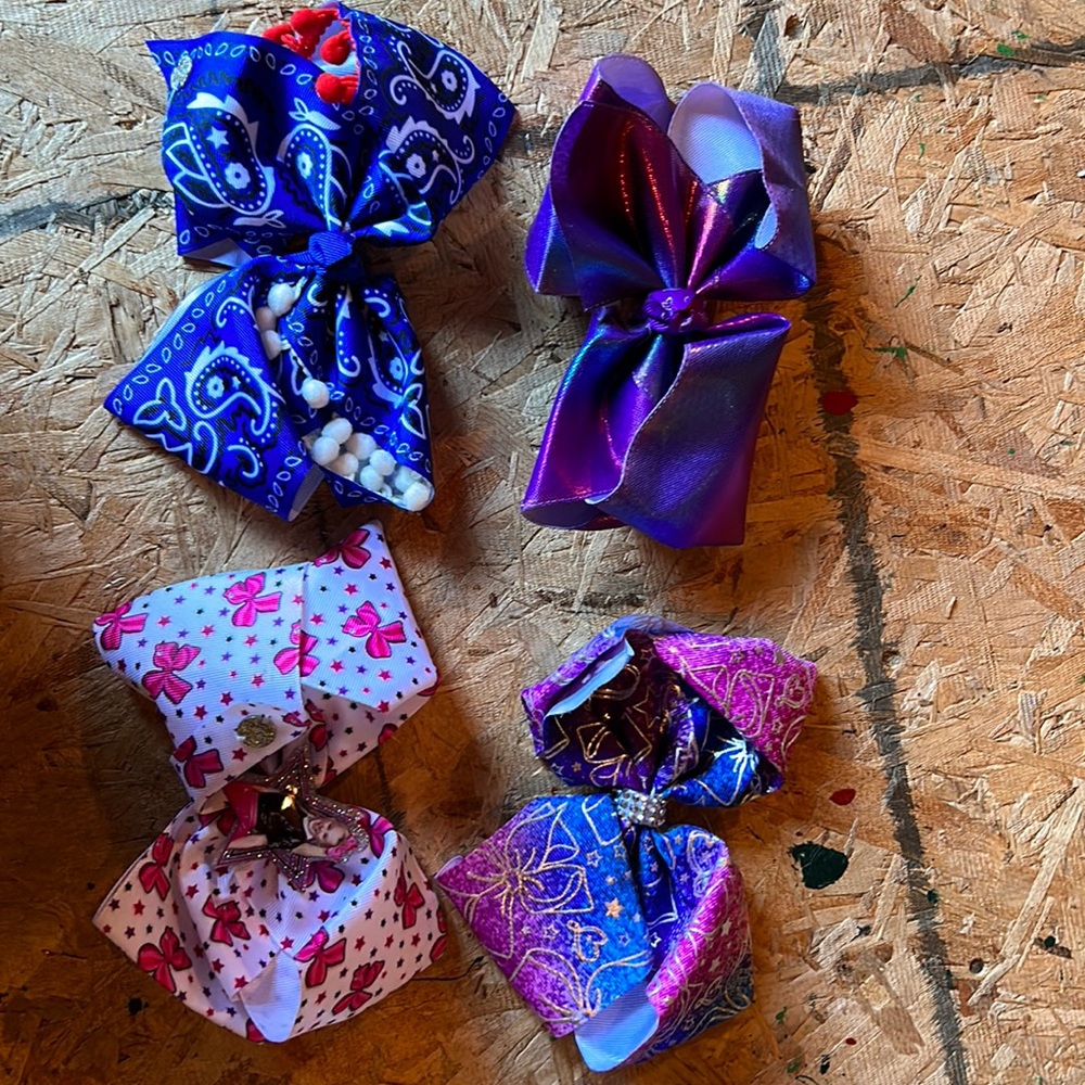 Jojo bows